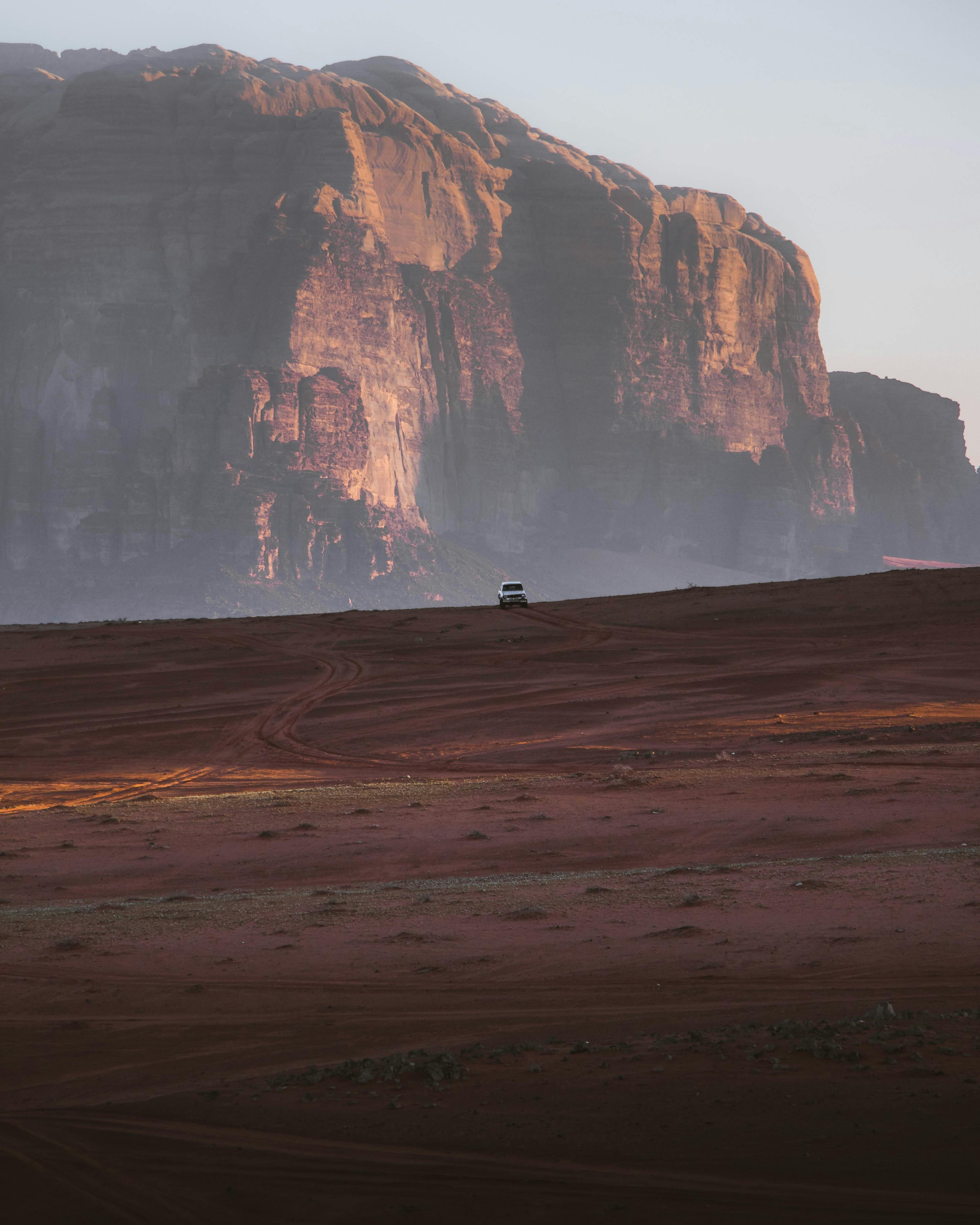 Wadi Rum: El Silencio Rojo de Marte en Jordania